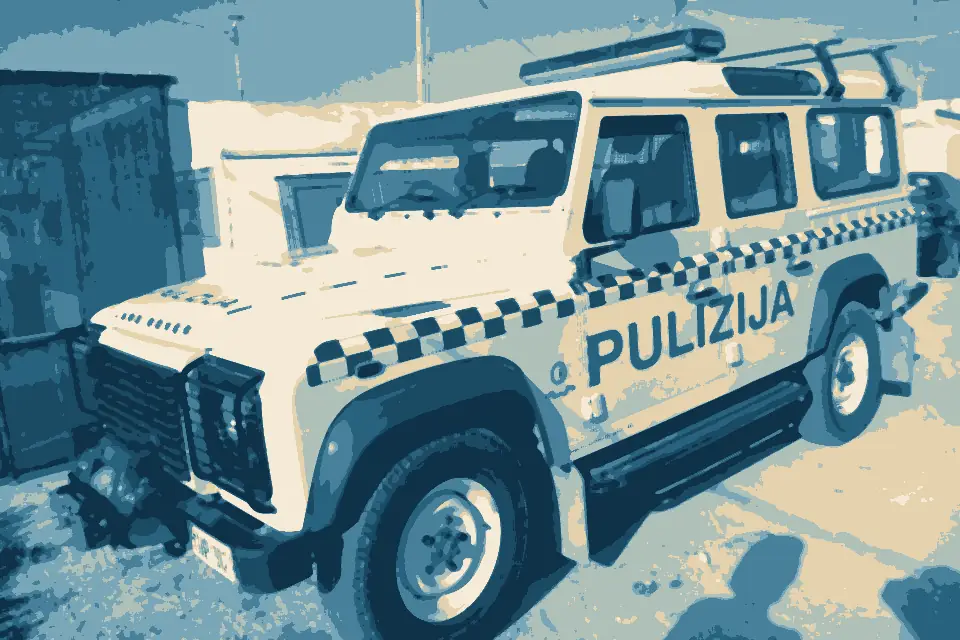 Armier Bay: Malta Police Land Rover Front