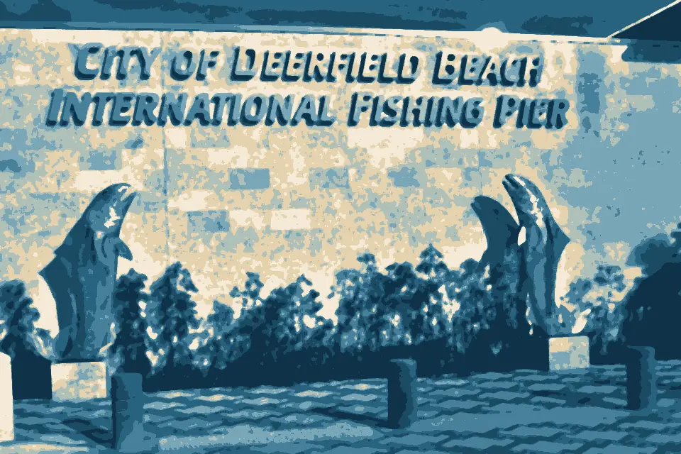 Deerfield Beach: On one of the nice beaches of Florida. - panoramio