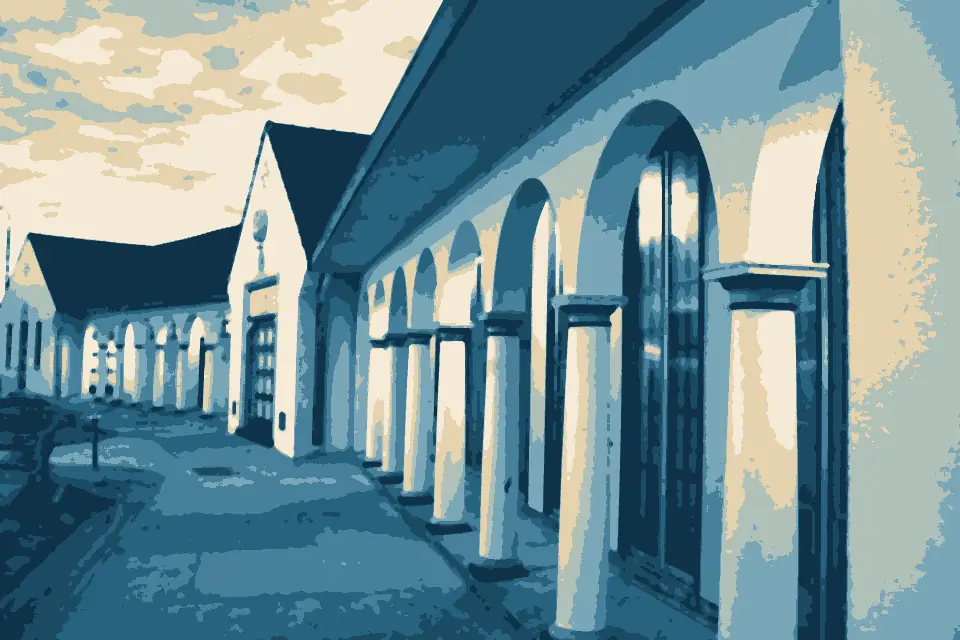 Horse Shoe Beach: Nobby's Beach Pavilion - panoramio