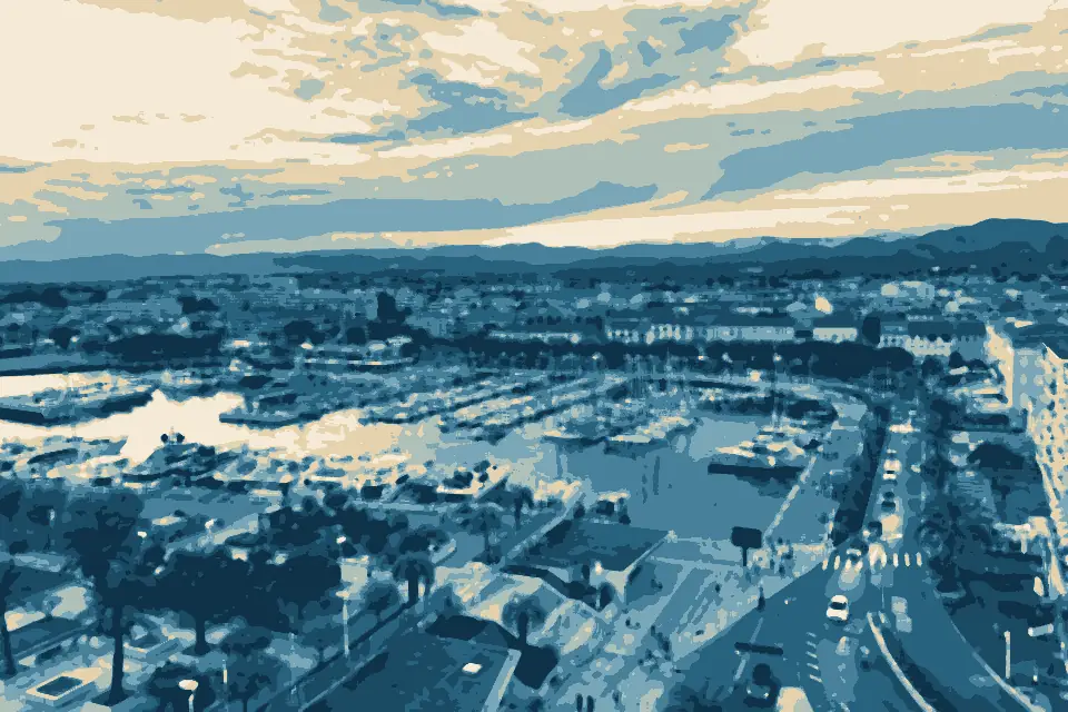 Plage Veillat: Vue du vieux port de Saint-Raphaël depuis la grande roue