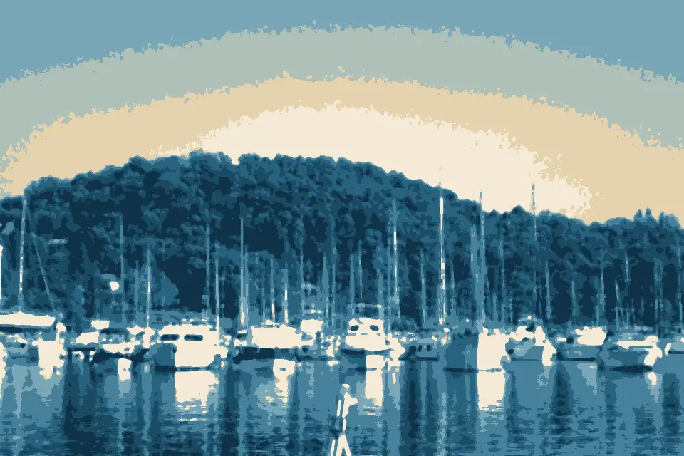 Plaža Pesja: Sailboats and yachts in the harbor of Omišalj