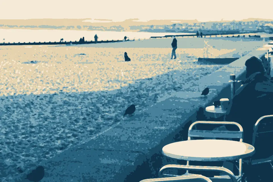 Portobello Beach: Opportunists on the Promenade - geograph.org.uk - 5241704