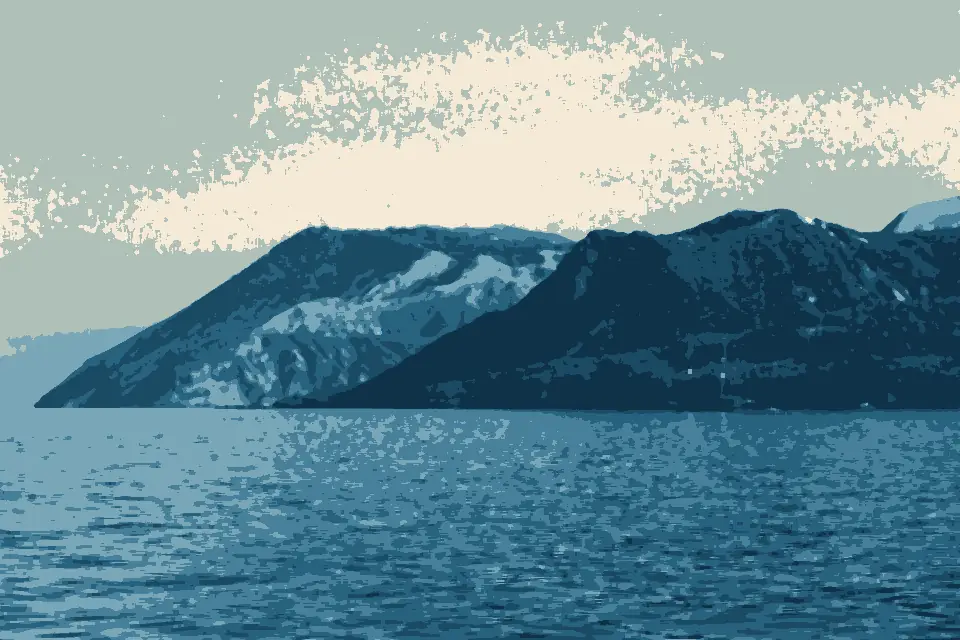 Praia Vinci: Sailing toward Porto di Ponente , along the coast of Vulcanello - panoramio (1)