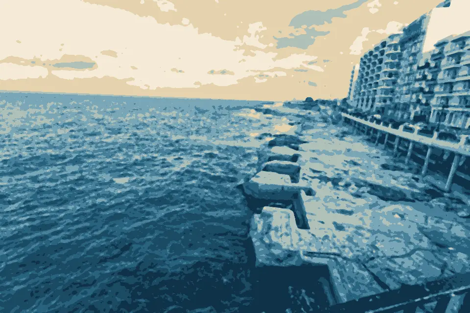 Sliema beach: Malta - St. Julian's - Sliema - Sliema Promenade - Sliema Beach