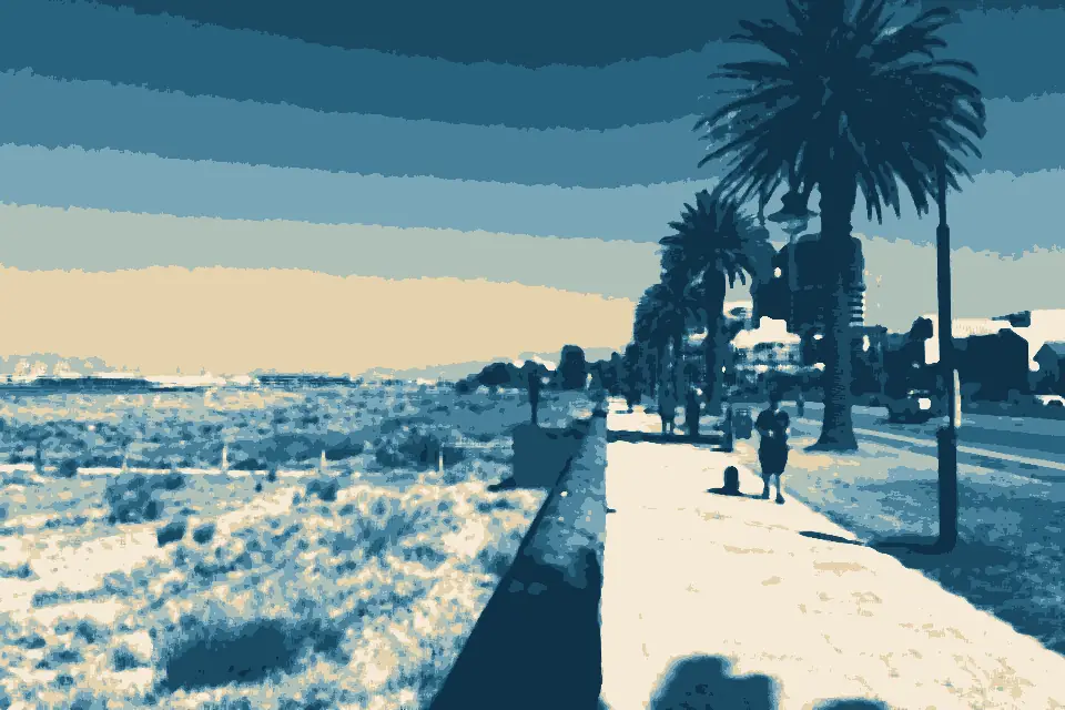 South Melbourne beach: Path along foreshore near South Melbourne Beach