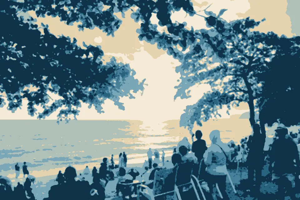 Trinity Beach: An audience for an eclipse, Trinity Beach, QLD (8196173294)